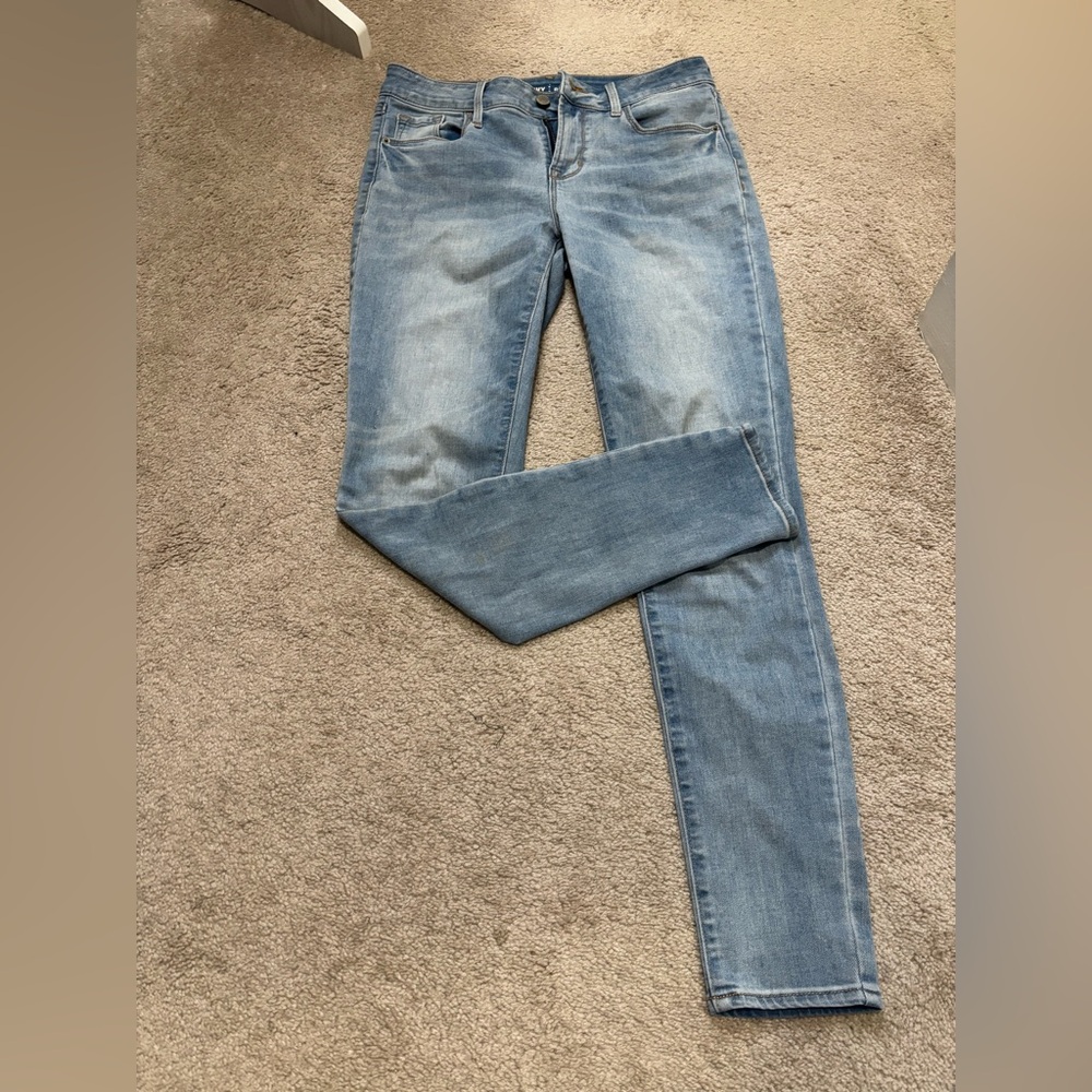 Light cover stretchy jeans